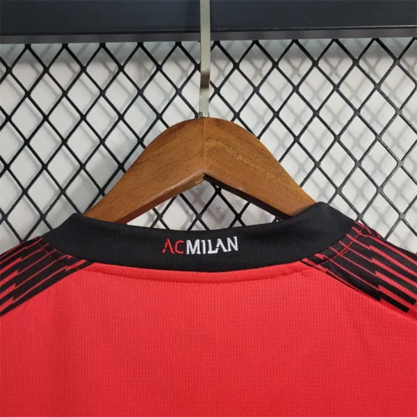 23-24 AC Milan Ibrahimović #11 Jersey Home - Image 6