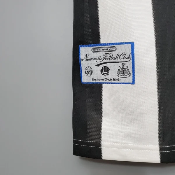Newcastle Retro Jersey Home Long Sleeve 1995/97 - Image 6